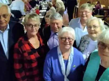 Geschichten auf Platt pr&auml;sentierten Reinhard Meyer, Marietta Ahlers, Erwin J&uuml;rgens, Helga Theilen-Sandstede, Petra Schomaker, Gundula Niedzella und Amanda Kummerhoff.