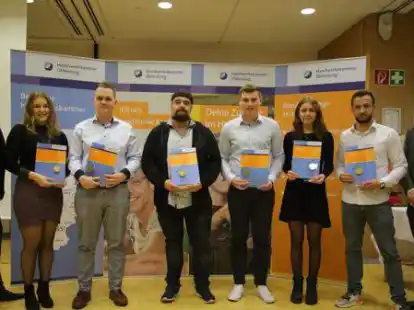 Ausgezeichnete Handwerker: Sechs Kammersiegerinnen und -sieger nahmen ihre Ehrung pers&ouml;nlich entgegen.