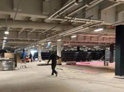 Das neue Rewe-Center entsteht gerade im Kaufpark Kreyenbr&uuml;ck &ndash; bis zur Er&ouml;ffnung soll es nur noch wenige Wochen dauern.