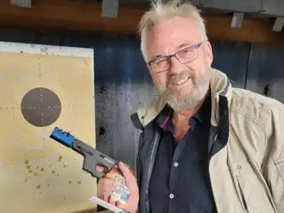 Landete bei den Deutschen Meisterschaften der Senioren 3 in zwei Pistolen-Disziplinen unter den &bdquo;Top 10&ldquo;: Dieter Oehlschl&auml;ger (68).