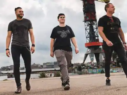 Abraham Sarache, Jan Kohrt und Tristan Turner (von links) spielen am 26. November in der Jahnhalle.