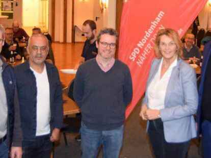 Vor der Podiumsdiskussion (von links): Jochen Luitjens, Cebrail Demir, Nils Humboldt, Susanne Mittag und Thomas H&uuml;ser