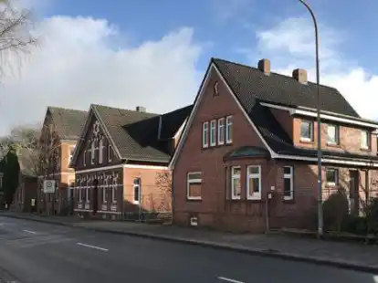 Schon lange ist klar: Die H&auml;user an der Ubbo-Emmius-Stra&szlig;e im Herzen der Stadt Leer m&uuml;ssen abgerissen werden. Passiert ist noch nichts.