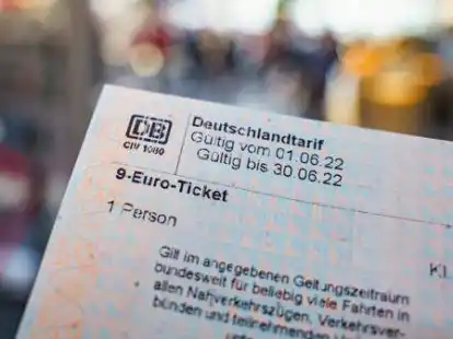 Das Neun-Euro-Ticket ist nicht nur in gro&szlig;en St&auml;dten und bei der Deutschen Bahn ein Erfolg, sondern auch auf dem Land &ndash; beispielsweise beim B&uuml;rgerbusverein Stadland.