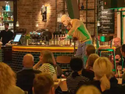 Bei der letzten Komischen Nacht traten bereits zahlreiche Komikerinnen und Komiker, unter anderem Andre Kramer, in Oldenburg auf. In diesem Jahr gibt es die Neuauflage.