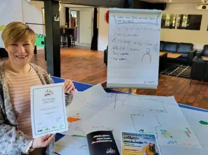 Projektleiterin Nadja Groeger freut sich &uuml;ber viele Kinder und Jugendliche, die sich beteiligen und sagen, wie sie sich die Gestaltung ihrer Gemeinde vorstellen.