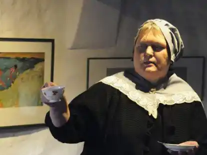 Helga Baumbusch ist als Seemannsfrau zu sehen.