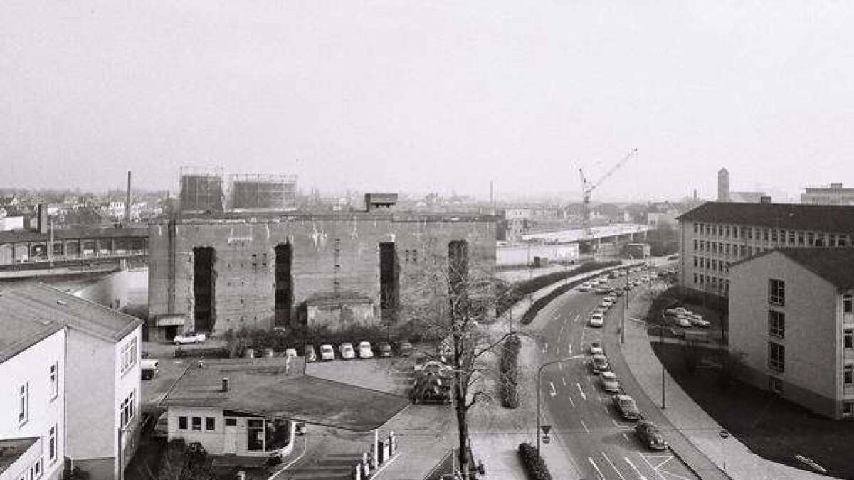 Blick auf Bunker und Bahnhof in Oldenburg