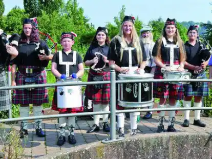 Kultstatus genie&szlig;en die Happy German Bagpipers aus Jade.