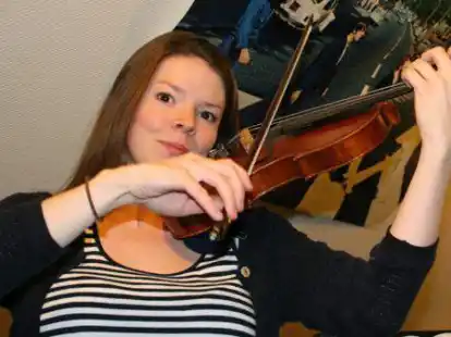 Ruth Shaw kommt extra aus England angereist, um die Band zu unterst&uuml;tzen.