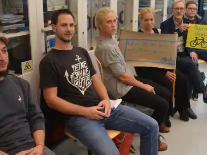 Braucht es einen Poller, um den Gr&uuml;nen Weg endlich zur Fahrradstra&szlig;e zu machen? Betroffene meldeten sich im Verkehrsausschuss zu Wort. Sie wollen endlich eine L&ouml;sung.