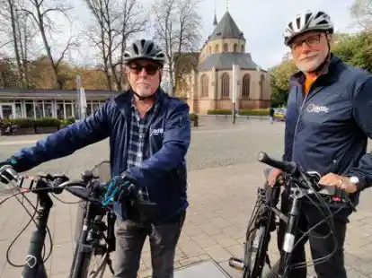 Die neuen Sprecher des ADFC Norden sind Uwe H&ouml;pfner (links) und Michael K&ouml;ller. Die Ortsgruppe will sich auch im kommenden Jahr aktiv an der Entwicklung des Verkehrs in der Stadt beteiligen &ndash; und w&uuml;nscht sich unter anderem eine bessere Infrastruktur f&uuml;r E-Mobilit&auml;t.