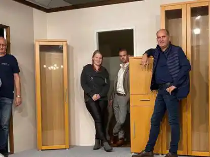 &bdquo;De Speeler&ldquo; der Speelk&ouml;ppel Ekern (von links): Andrea Krause, J&ouml;rg Wilken, Yvonne Gertje, Christoph Schnakenberg, Detlef Lohse,  Andrea Alberts und Mario Huge. Sabine Eilers und Wilfried Weinkauf fehlen.