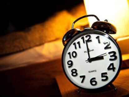 In der Nacht zu Sonntag  beginnt die sogenannte Winterzeit, dann werden die Uhren von 3 Uhr auf 2 Uhr zurückgestellt.