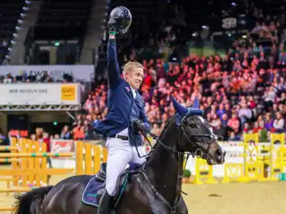 2018 siegte Mario Stevens auf Landano in Oldenburg. Dieses Mal geht er mit Nachwuchspferden an den Start.