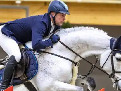 Sind in Oldenburg am Start: Johannes Ehning und C-Jay