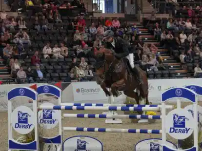 Ein internationaler Topreiter in Oldenburg: Marco Kutscher (hier auf dem 9-j&auml;hriger Hengst Aventador)
