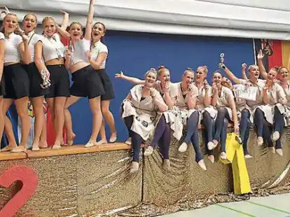 Gold und Silber holten die OTB-Gruppen &bdquo;2faces&ldquo; (rechts) und &bdquo;Stellar&ldquo; bei der DM im Bereich DTB-Dance.