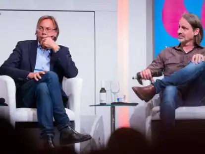 Sind aus Sicht unseres Kolumnisten Thomas Haselier streitbare Charaktere: Richard David Precht (rechts), Philosoph und Publizist, und Harald Welzer, Soziologe und Publizist