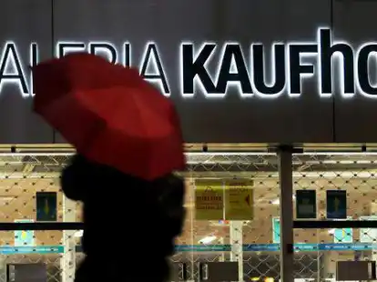 Deutschlands letzter gro&szlig;er Warenhauskonzern will &uuml;ber 40 Filialen schlie&szlig;en.