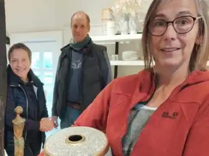 Freuen sich auf die Ausstellung in der Galerie.4 in D&ouml;tlingen: (von links) Anne Hollmann, Wolf Ewert und Andrea Bielicki-Helms