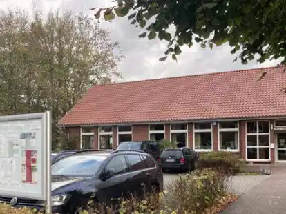 Der Schulhof der Grundschule Paul Gerhardt (hier die Vorderansicht) soll teilweise mit Video&uuml;berwachung ausgestattet werden.