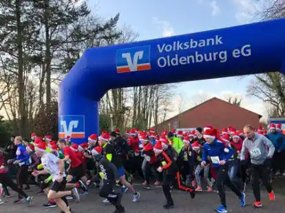 Startschuss f&uuml;r den Weihnachtsm&uuml;tzenlauf an der M&uuml;hlenstra&szlig;e in Augustfehn: Am Sonntag, 11. Dezember, geht es wieder auf die Strecke.