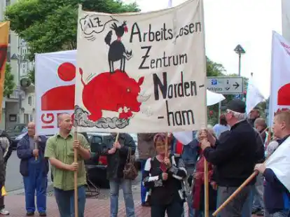 Die Ortsgruppe Wesermarsch der IGBCE fordert &ndash; wie hier bei einer Demonstration vor zehn Jahren in der Nordenhamer Innenstadt &ndash; finanzielle Entlastung f&uuml;r B&uuml;rgerinnen und B&uuml;rger.