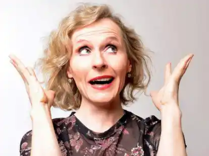 Comedy-K&uuml;nstlerin Maria Vollmer aus K&ouml;ln tritt im Gasthof Dahms in Littel auf.