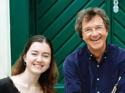 Schlosskonzerte Neuenburg: Am 4. und 5. November treten Oboensolist Fabian Menzel und Pianistin Eda Sevinis im historischen Trausaal des Schlosses Neuenburg auf. Die Konzerte stehen unter dem Motto 