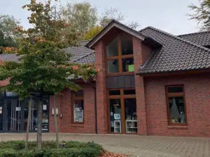 Vom 6. bis 13. November l&auml;uft rund um die Emsteker B&uuml;cherei die Weihnachtsausstellung.