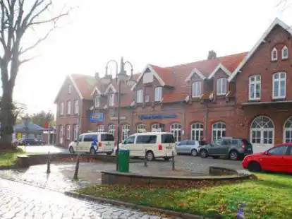Der Bahnhofsvorplatz in Jever wird umbenannt in &bdquo;Fritz-Levy-Platz&ldquo;. Nicht allen B&uuml;rgern gef&auml;llt das.