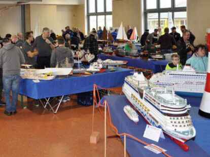 Beim ersten Mal gut besucht: Der Schiff-Modell-Club Bad Zwischenahn-Edewecht l&auml;dt erneut zur Ausstellung in Edewecht ein.