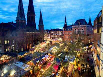 Blick  auf den Lamberti-Markt: So sah der Weihnachtsmarkt in der Oldenburger Innenstadt vor der Pandemie  im Jahr 2019 aus.
