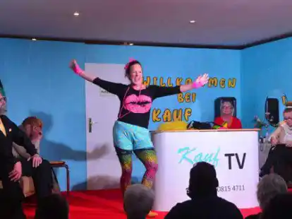 An Selbstvertrauen mangelt es Pamela Peters (Daniela Febert) nicht. Aber nicht alle sind beim Verkaufssender &bdquo;Kauf TV&ldquo; von ihren Talenten &uuml;berzeugt.