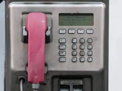 Kein Anruf unter dieser Nummer: Die Telefonzellen in Deutschland verschwinden endg&uuml;ltig aus dem Ortsbild.