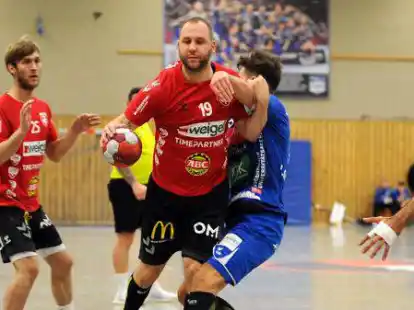 Mark Steinkamp (am Ball) und seine TVC-Mitspieler wollen sich von der Niederlage in Habenhausen nicht aus dem Tritt bringen lassen.