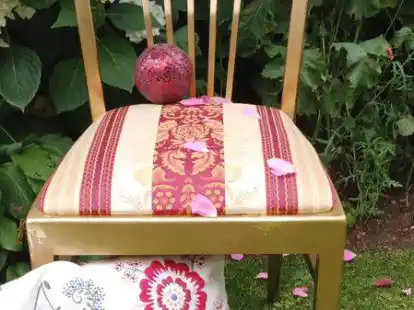 Upcycling: Petra Ulrich-Bohn gestaltet unter anderem ausrangierte M&ouml;bel neu. Ihre Werke werden in einer Ausstellung in Bad Zwischenahn zu sehen sein.