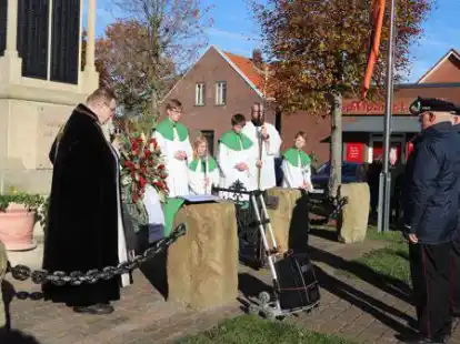 Volkstrauertag in Bar&szlig;el: Am Ehrenmal wurde ein Kranz niedergelegt.