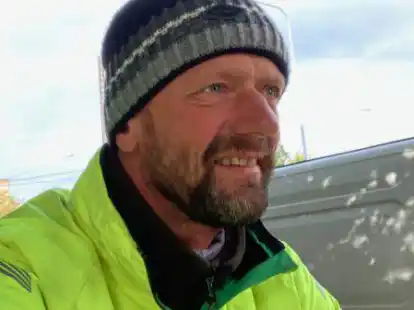 Der B&uuml;ppeler Andreas Willrodt auf dem Rad. Er reiste elf Tage alleine durch Litauen, Lettland und Estland.