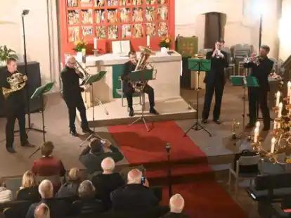 Studierten allesamt an der Musikhochschule von Kiew: (von links) Oleh Pedorenko am Waldhorn, Oleksandr Kushnerchuk an der Posaune, Anton Pavlovskyi an der Tuba sowie die beiden Trompeter Leonid Yaremenko und  Serhii Cherevatenko.