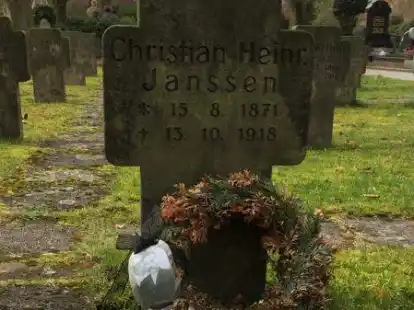 Grab von Christian Heinrich Janssen auf dem lutherischen Friedhof in der Auricher Stra&szlig;e.