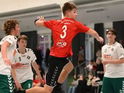 War mit zehn Toren der beste Torsch&uuml;tze beim Heimsieg der SG gegen Vechta: Jakob Scholz (am Ball).