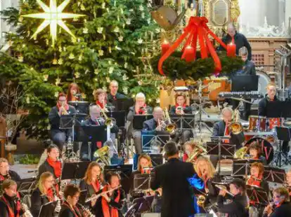 Ein prachtvoller Anblick: das Weihnachtskonzert des Blasorchesters Rodenkirchen in St. Matth&auml;us