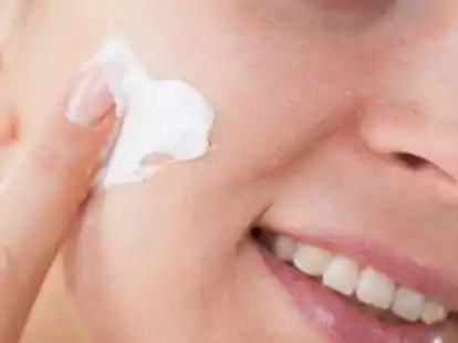 Die Creme &bdquo;Garrelon&ldquo; sollte Falten reduzieren und zur Verj&uuml;ngung beitragen.