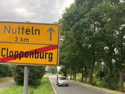 Das Ortsschild auf dem Kessener Weg bleibt, wo es ist.