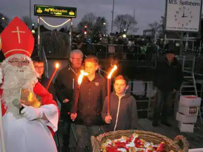 In Bar&szlig;el kommt der Nikolaus sogar per Schiff.