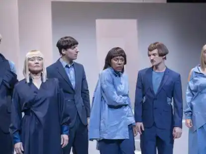 Das Ensemble: Das St&uuml;ck &bdquo;Amsterdam&ldquo; von Maya Arad Yasur feiert Premiere im Kleinen Haus des Oldenburgischen Staatstheaters.