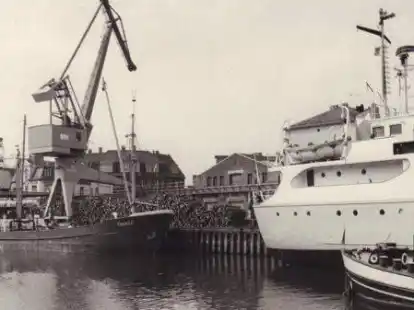 Im Oldenburger Hafen knickte der Orkan Quimburga am 13. November 1972 einen Kran.