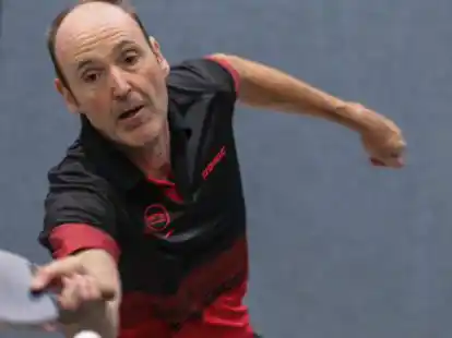 Peter Igel konnte die Niederlage des TV Hude in Hannover trotz seiner Erfolge in Einzel und Doppel nicht verhindern.